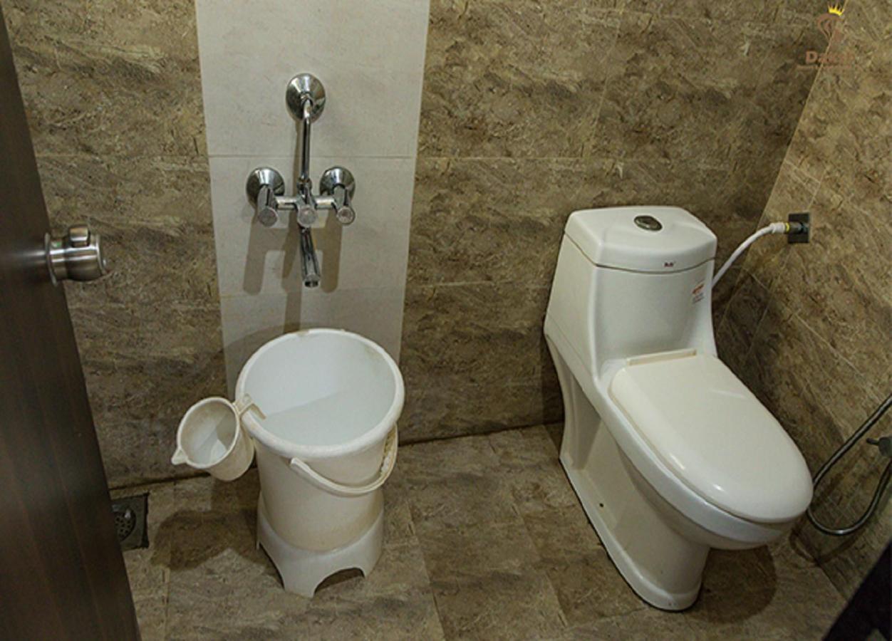 Hotel Somnath Daksh Bagian luar foto