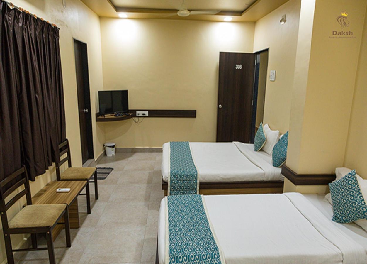 Hotel Somnath Daksh Bagian luar foto